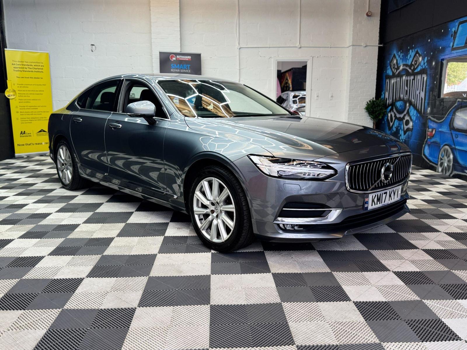 2017 Volvo S90